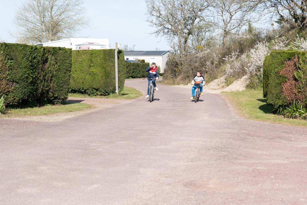 Camping Les Carolins Saint-Lo-d'Ourville Ngoại thất bức ảnh